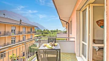 Apartemen Standar, 1 kamar tidur, balkon (Casa Silvia 50m From The Lake) | Tempat makan outdoor