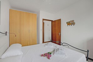 Apartamento standard, 1 quarto (Casa Silvia 50m From The Lake) | 1 quarto, Wi-Fi (sobretaxa), roupa de cama