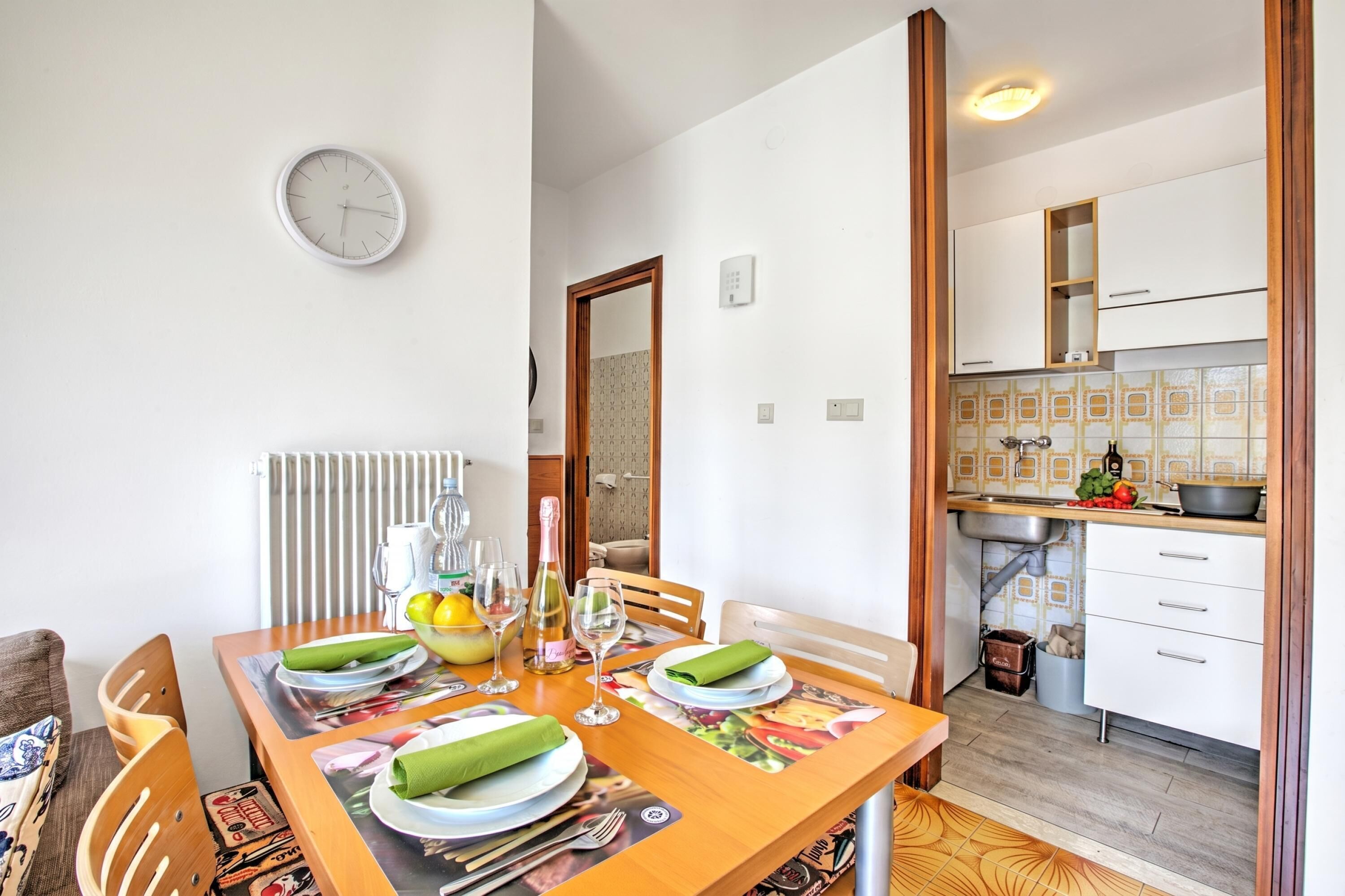 Standaard appartement, 1 slaapkamer, balkon (Casa Silvia 50m From The Lake) | Dineren