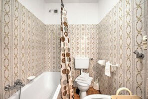 Standard Apartment, Multiple Bedrooms (Casa Silvia 50m From The Lake) | Bathroom - Casa Silvia 50m From The Lake (Arco)