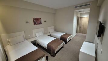 Standard Triple Room | Wi-fi percuma