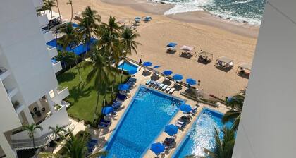 Bello departamento en la playa con vista a la hermosa Bahía de Acapulco.