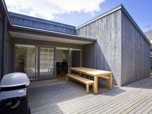 Outdoor dining - Anglesea Central I Walk to river & shops (Anglesea)