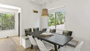 Dining - Anchor House I Pet Friendly I Walk to beach! (Anglesea)