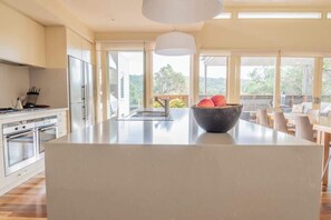 Fridge, microwave, oven, stovetop - Stay Salty I 15min Walk to Beach and Surf Club (Fairhaven)