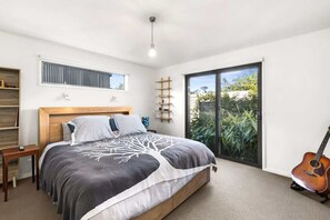 3 間睡房、熨斗/熨衫板