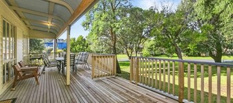 Painkalac Bliss  I  Pet Friendly Escape & Walk to