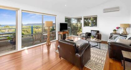Aireys Delight I Lighthouse & Ocean Views