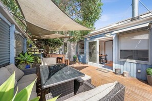 Outdoor dining - Idyllic Beach & Bush Retreat I Pet Friendly (Anglesea)