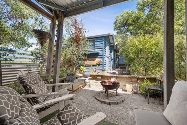 Terrace/patio - Idyllic Beach & Bush Retreat I Pet Friendly (Anglesea)