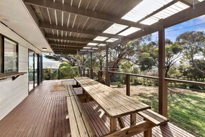 Outdoor dining - Ocean Escape I Pet Friendly (Aireys Inlet)