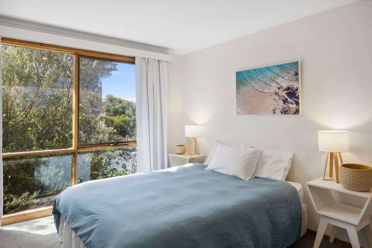 4 bedrooms, iron/ironing board, WiFi