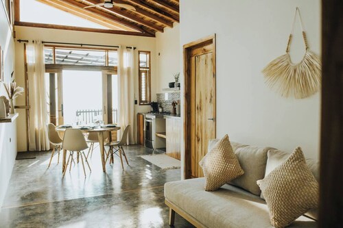 La Luz Beachfront Apartment