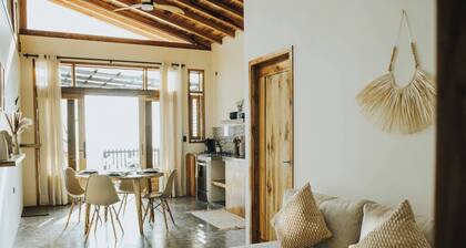 La Luz Beachfront Apartment