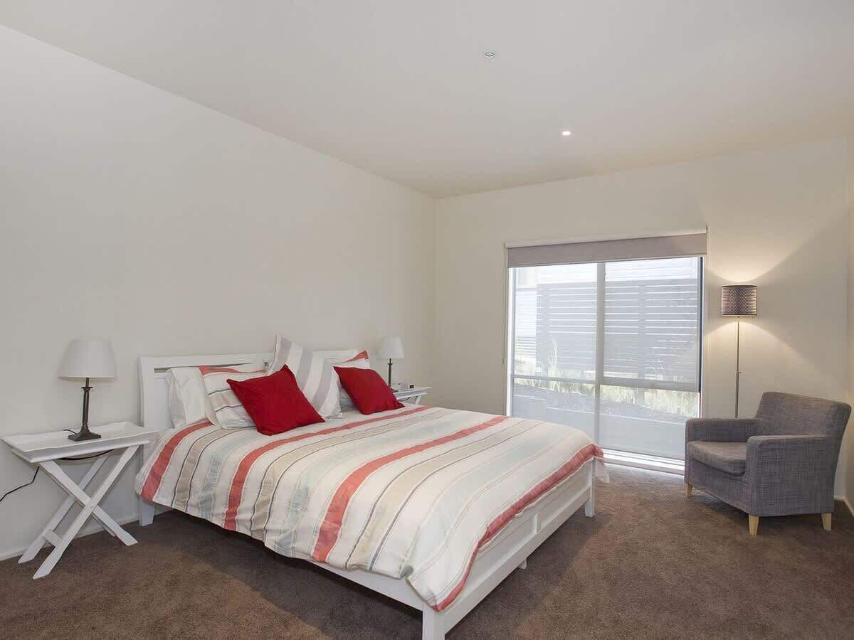 4 bedrooms, iron/ironing board