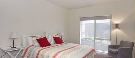 4 bedrooms, iron/ironing board