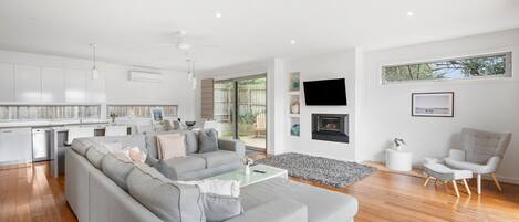 TV, fireplace, DVD player