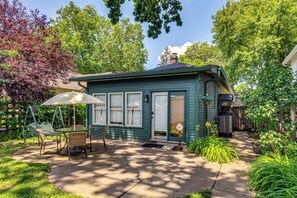 Outdoor dining - 3 Blocks to Indy Motor Speedway: Home w/ Yard! (Indianapolis)