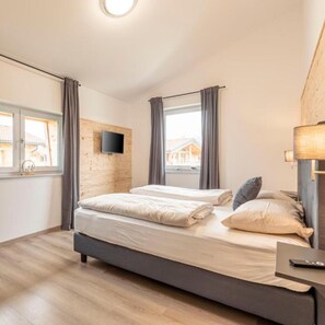 3 habitaciones y ropa de cama