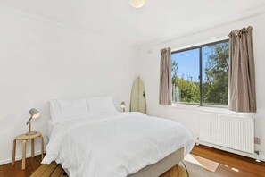 4 bedrooms, iron/ironing board
