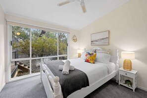 3 Schlafzimmer, Schreibtisch, Bügeleisen/Bügelbrett, WLAN