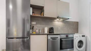 Kühlschrank, Ofen, Herdplatte, Geschirrspüler