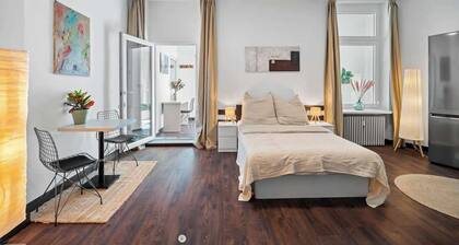 Loftly: Benjamin Franklin Charite - Self Check-In