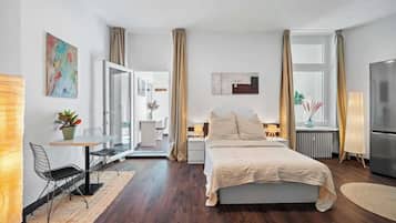 2 habitaciones, tabla de planchar con plancha, cuna de viaje y wifi