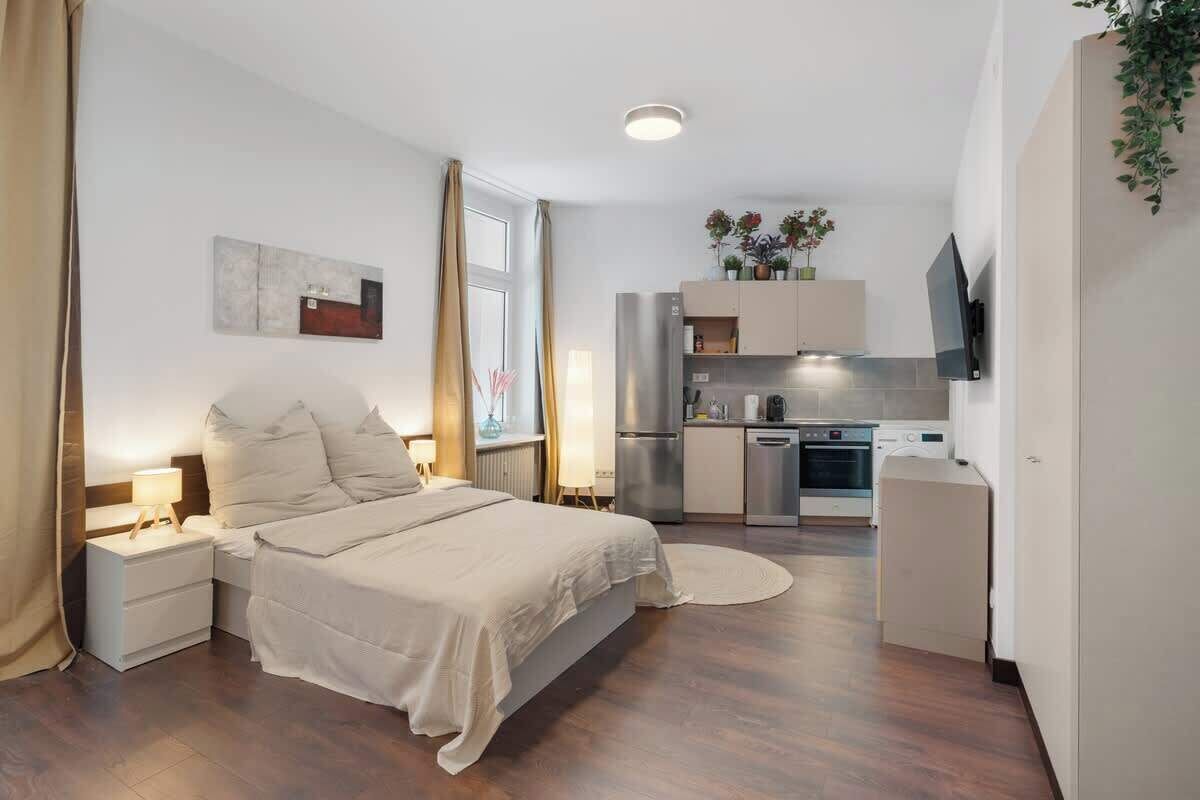 3 Schlafzimmer, Schreibtisch, Bügeleisen/Bügelbrett, Reisekinderbett