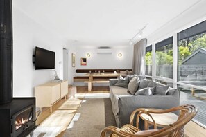 TV, fireplace - Wybellenna Magic I Second Living I Walk to beach (Fairhaven)