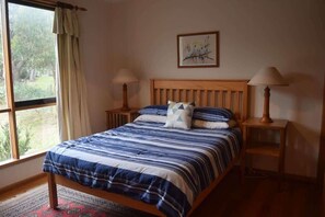 3 bedrooms, iron/ironing board