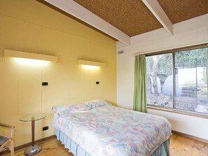 2 chambres, fer et planche à repasser