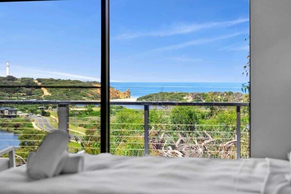 4 bedrooms, WiFi, bed sheets