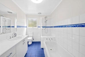 Shower - Fairhaven Bliss I Pet Friendly (Fairhaven)