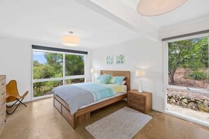 4 bedrooms, iron/ironing board