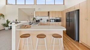 Fridge, microwave, oven, stovetop - Bella Haven I Ocean Views (Fairhaven)