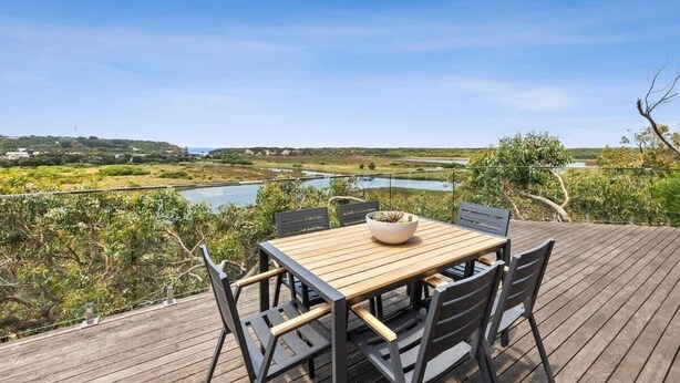 Outdoor dining - Bella Haven I Ocean Views (Fairhaven)