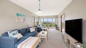 TV - Bella Haven I Ocean Views (Fairhaven)