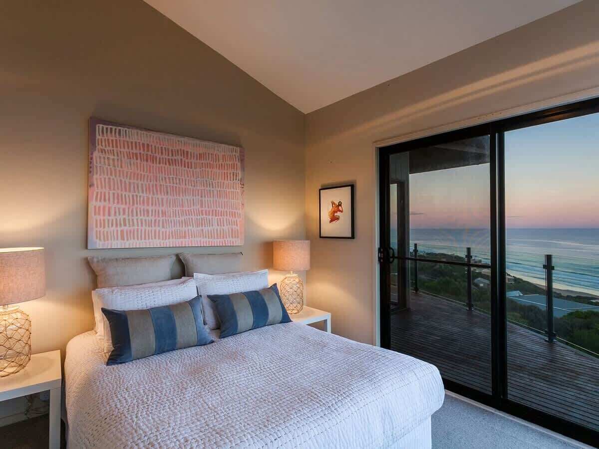 5 chambres, fer et planche à repasser, Wi-Fi, draps fournis