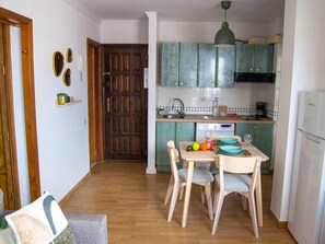 Fridge, microwave, coffee/tea maker, toaster - Casa Alessandro by Best Holidays Fuerteventura (Corralejo)