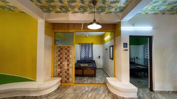 4 bedrooms, free WiFi, bed sheets