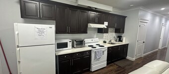 Beautiful 2-bedroom house with WiFi in Vancouver