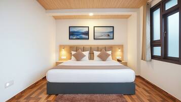 Quarto casal superior, vista para a montanha | Cofres nos quartos, quartos à prova de som