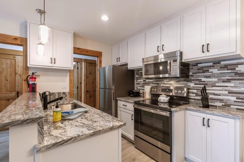 1b1b condo in the Heart of Olympic Valley