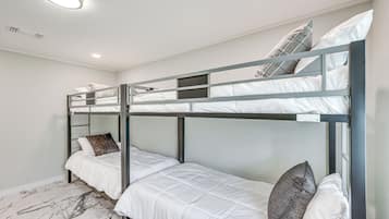 3 chambres, bureau, fer et planche Ă repasser, accĂšs Internet