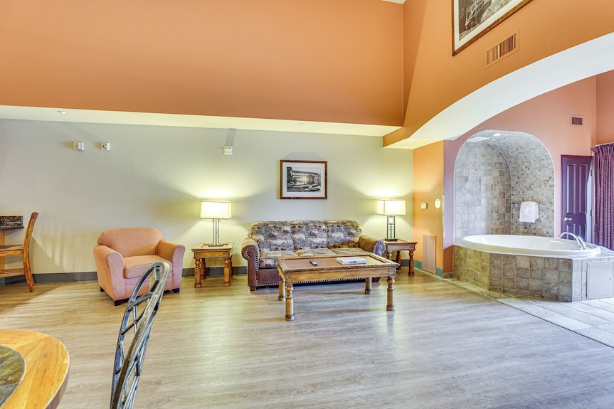1st-floor Wisconsin Resort Condo W/ Patio! - Wisconsin