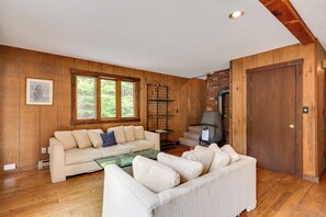 Interior - White Mountain Retreat! 3 Mi to Cannon Mountain (Franconia)