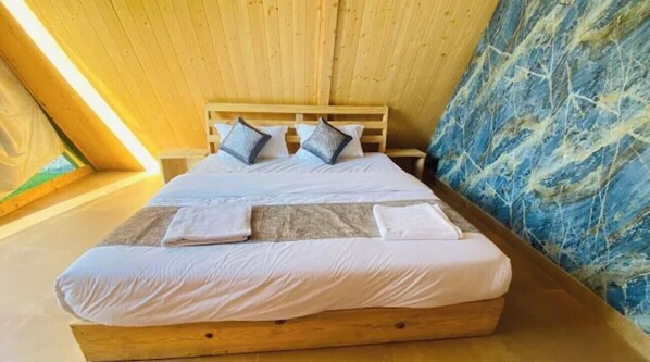 Deluxe Room | Free WiFi, bed sheets