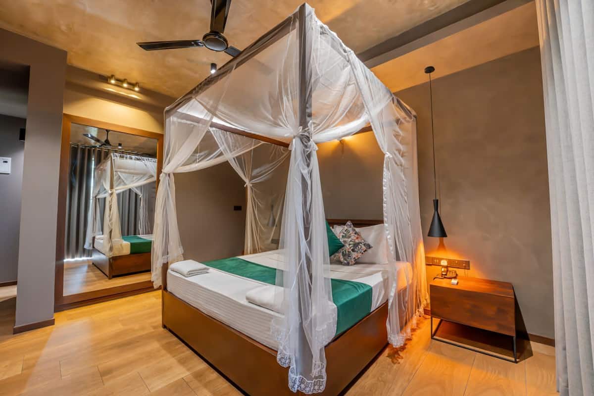 Espacio para trabajar con laptop y wifi gratis