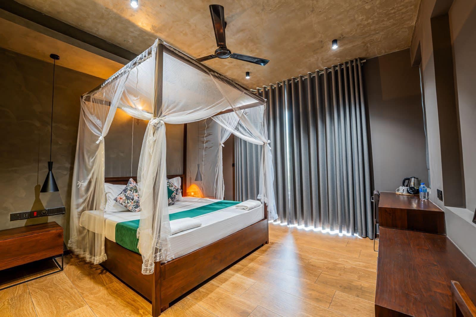 Photo - West nest Bohemian